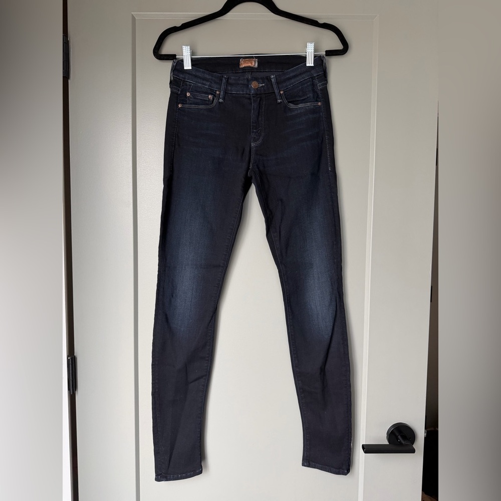 MOTHER Women's Skinny Jeans in Dark Indigo/Black Wash Looker